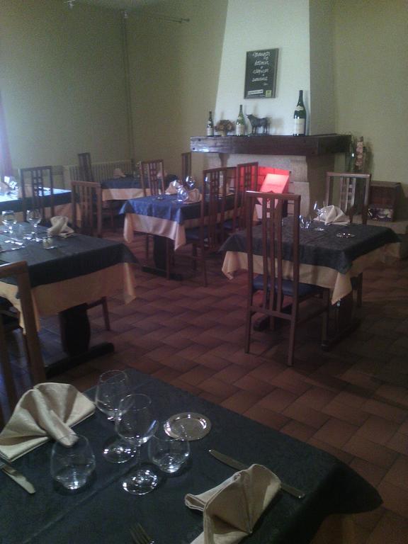Logis Hotel Des Voyageurs Restaurant La Bonne Tabl'Hay ลีวร็อง-โซร์-โดรม ภายนอก รูปภาพ