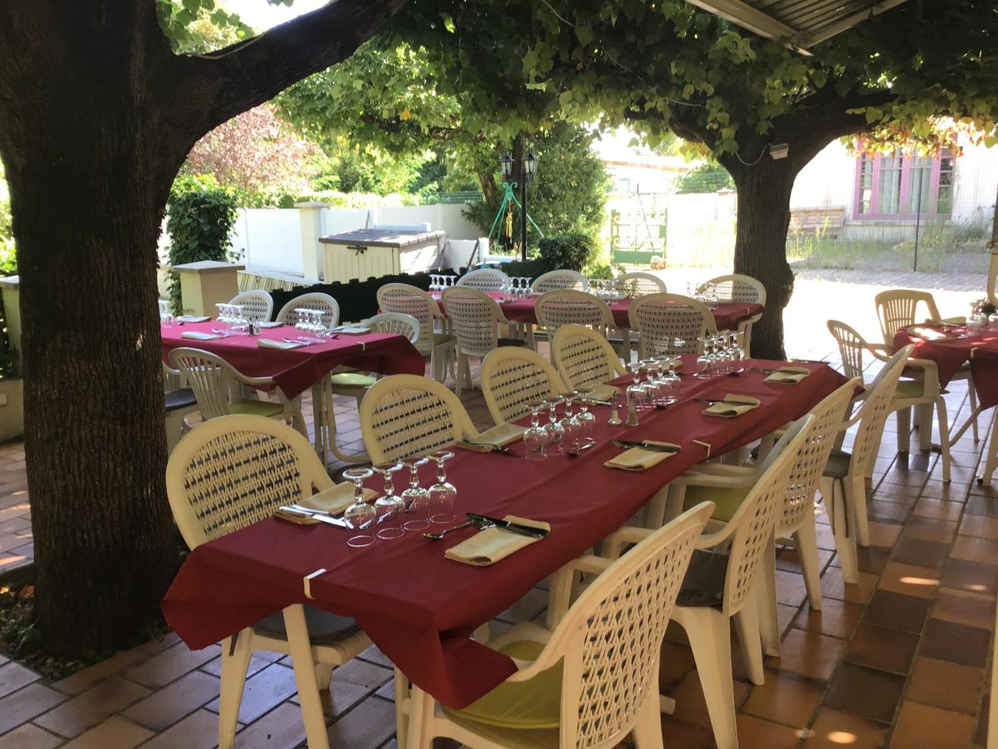 Logis Hotel Des Voyageurs Restaurant La Bonne Tabl'Hay ลีวร็อง-โซร์-โดรม ภายนอก รูปภาพ