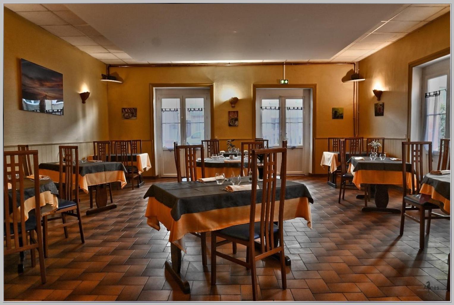 Logis Hotel Des Voyageurs Restaurant La Bonne Tabl'Hay ลีวร็อง-โซร์-โดรม ภายนอก รูปภาพ