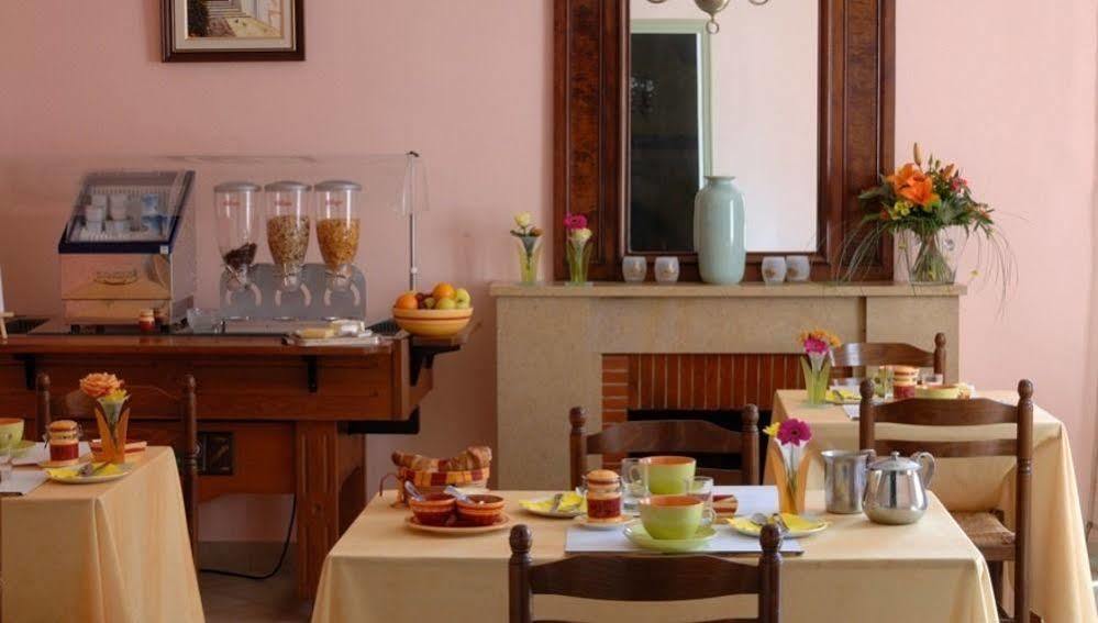 Logis Hotel Des Voyageurs Restaurant La Bonne Tabl'Hay ลีวร็อง-โซร์-โดรม ภายนอก รูปภาพ