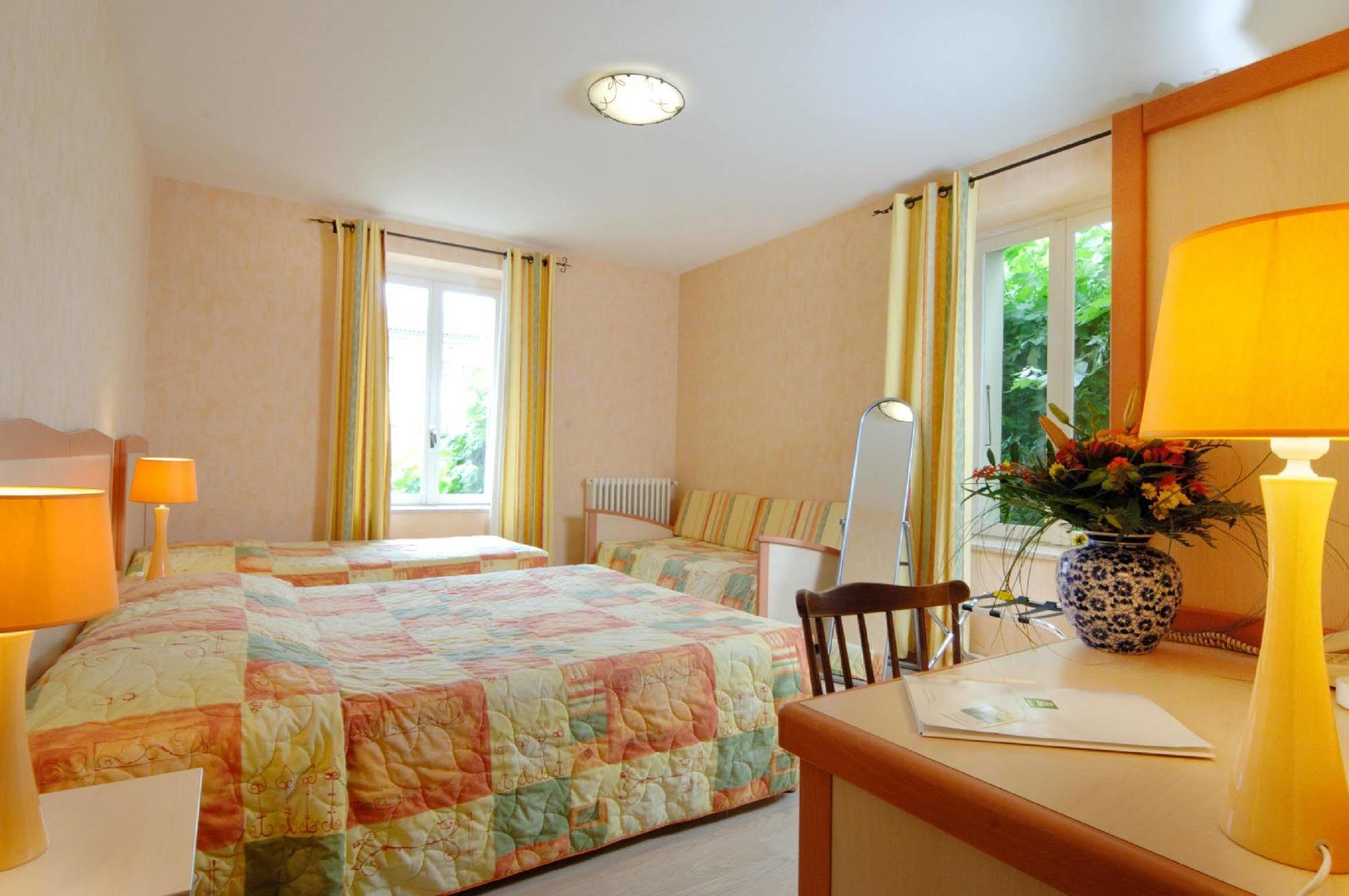 Logis Hotel Des Voyageurs Restaurant La Bonne Tabl'Hay ลีวร็อง-โซร์-โดรม ภายนอก รูปภาพ