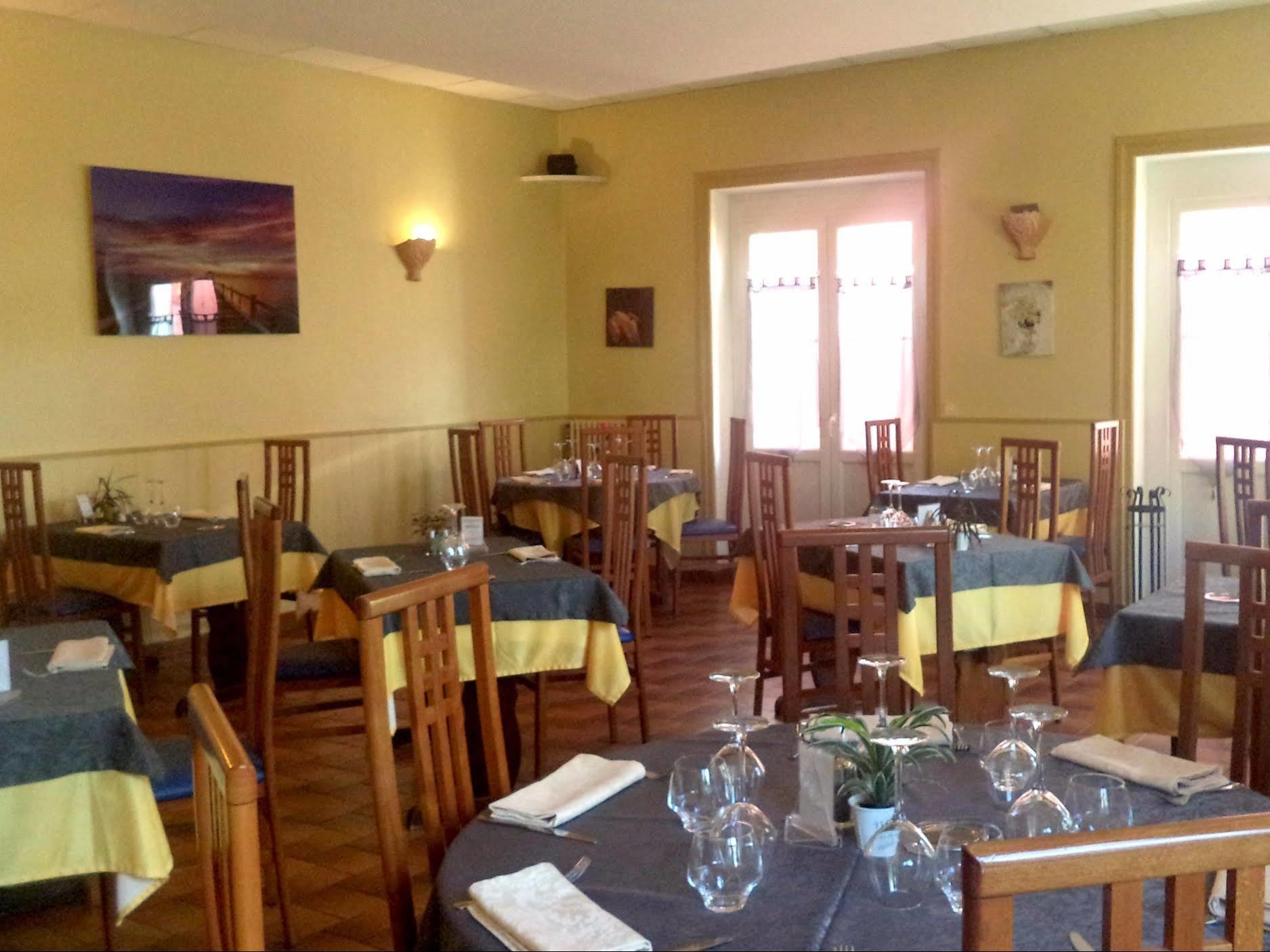 Logis Hotel Des Voyageurs Restaurant La Bonne Tabl'Hay ลีวร็อง-โซร์-โดรม ภายนอก รูปภาพ